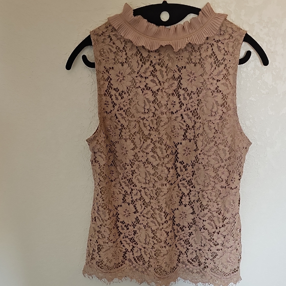 J. Crew Pink Lace Sleeveless Blouse( Welcome Offers😘) - Picture 6 of 6